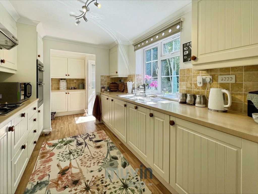 Property photo 3 of 18