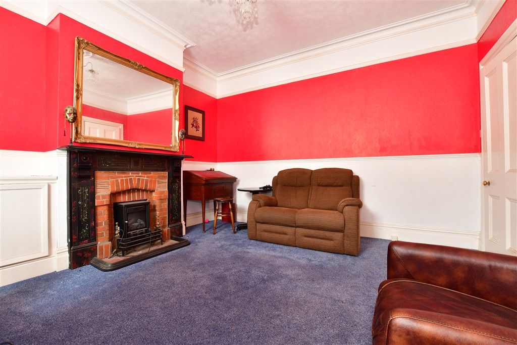 Property photo 2 of 10 Lounge