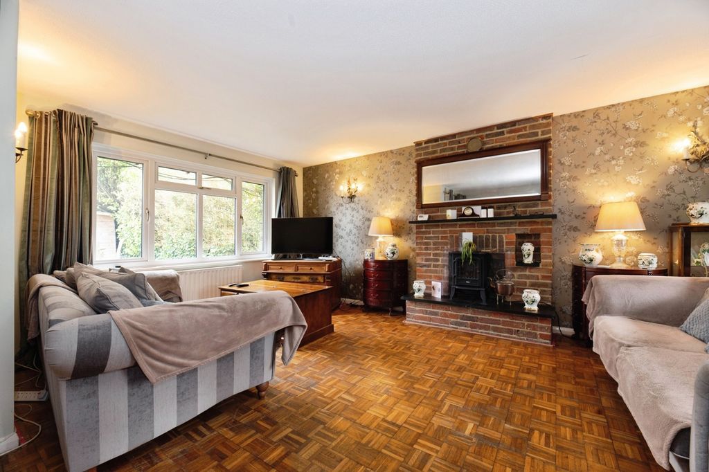 Property photo 3 of 20 Pbox-Img.Jpg