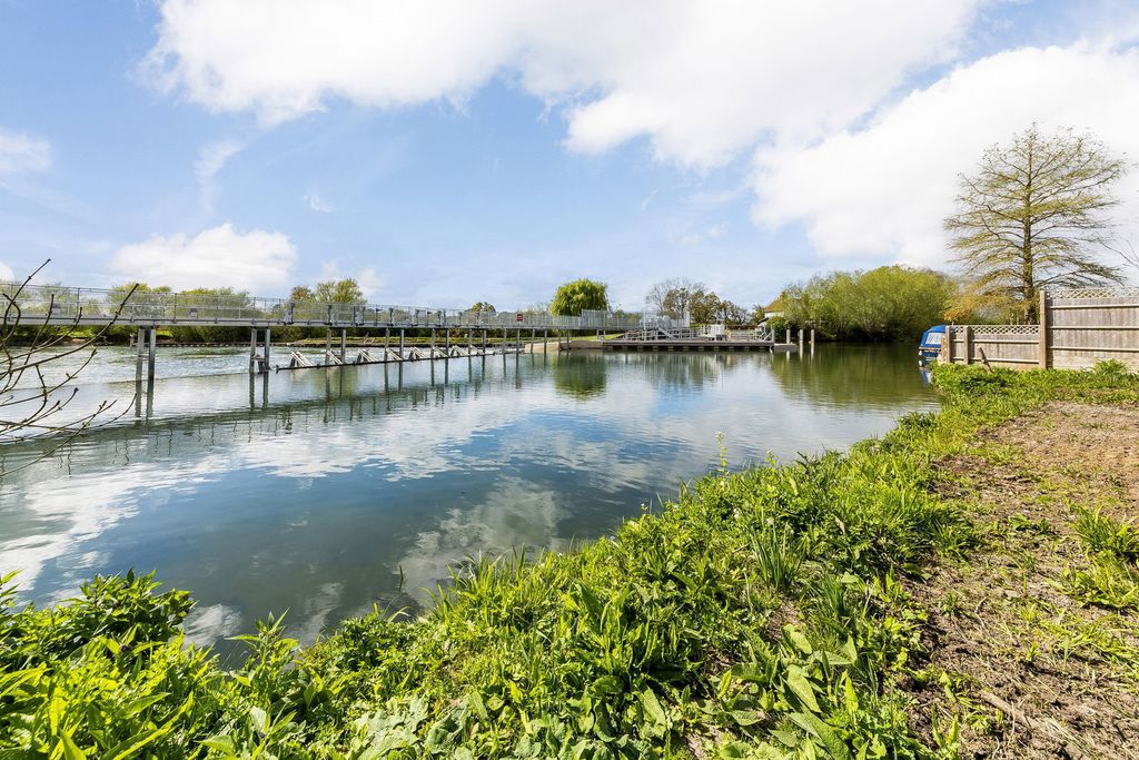 Additional image 2 of Land for saleRiverside Land, Preston Crowmarsh OX10