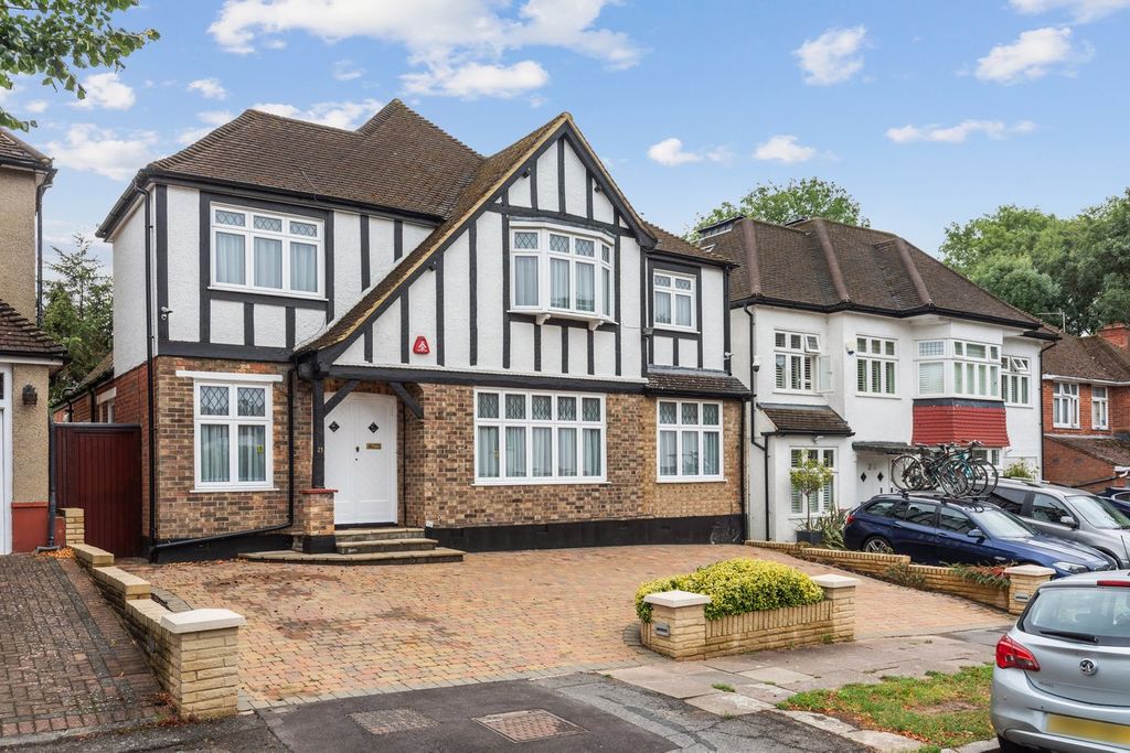 Property photo 1 of 16