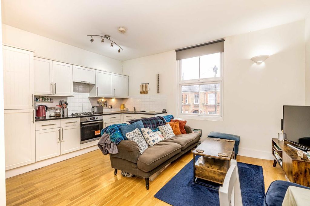 Property photo 2 of 8