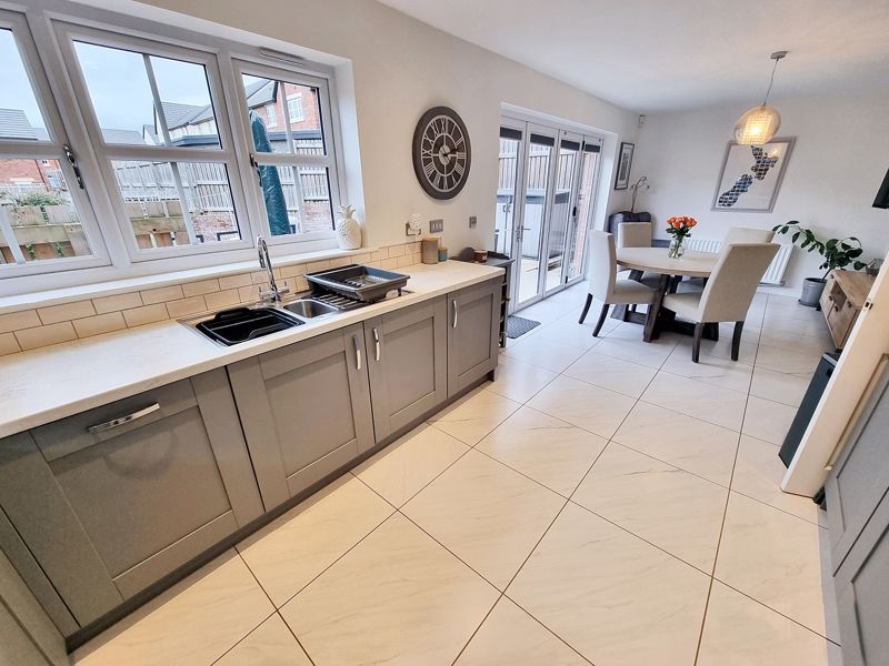 Property photo 3 of 17 Photo 11