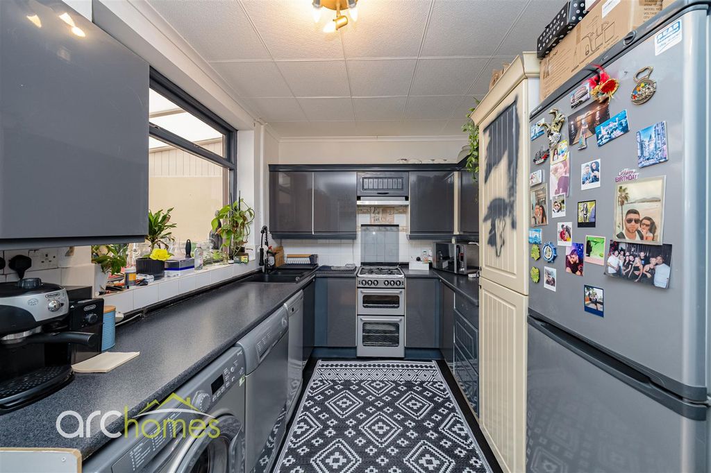Property photo 3 of 21 Railway-5.Jpg