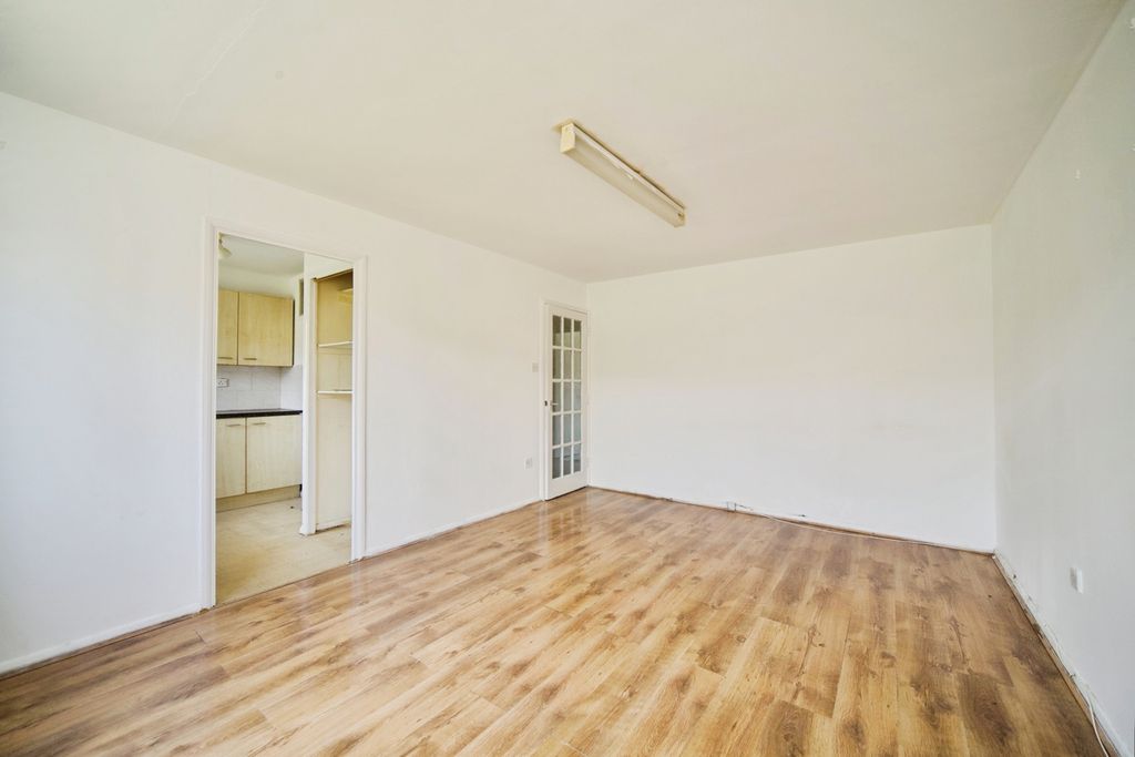 Property photo 3 of 17 Photo