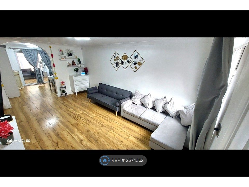 Property photo 2 of 22