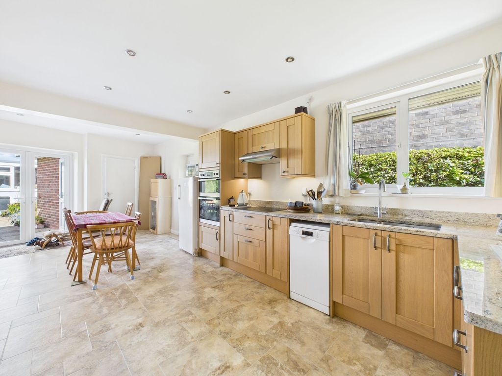 Property photo 3 of 24 Dining/Kitchen