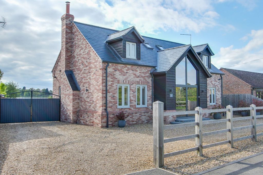 Property photo 1 of 77