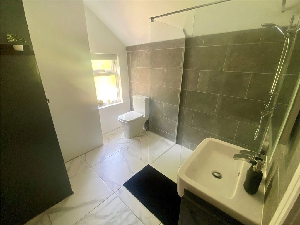 Property photo 2 of 17 Picture No. 01