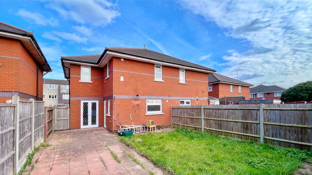 Property photo 2 of 23 Picture No. 27