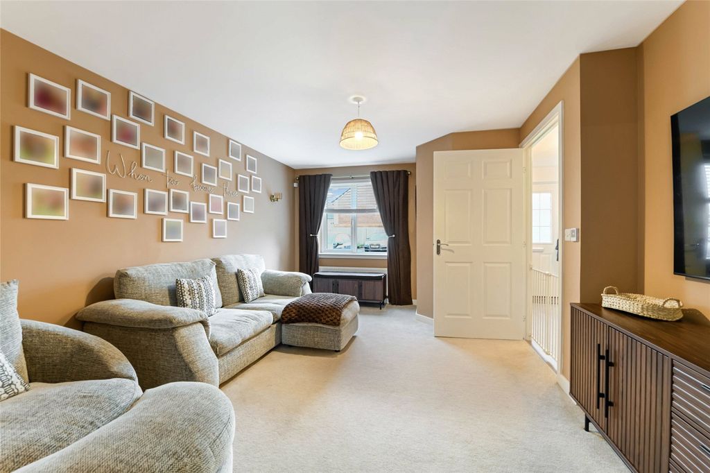 Property photo 2 of 22 Picture No. 23