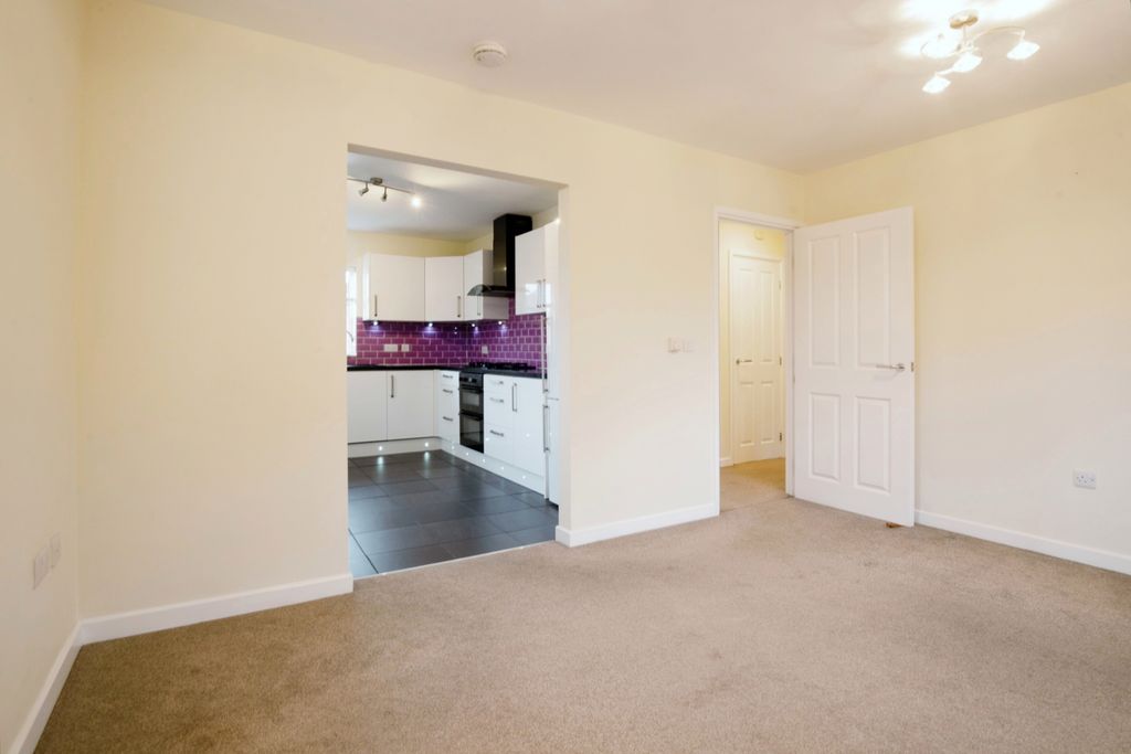 Property photo 2 of 8 2