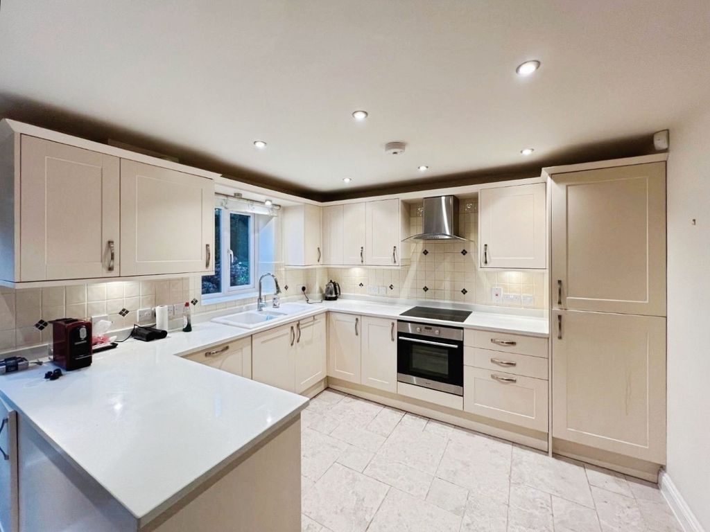 Property photo 2 of 16 Pbox-Kitchen-325258.Jpg