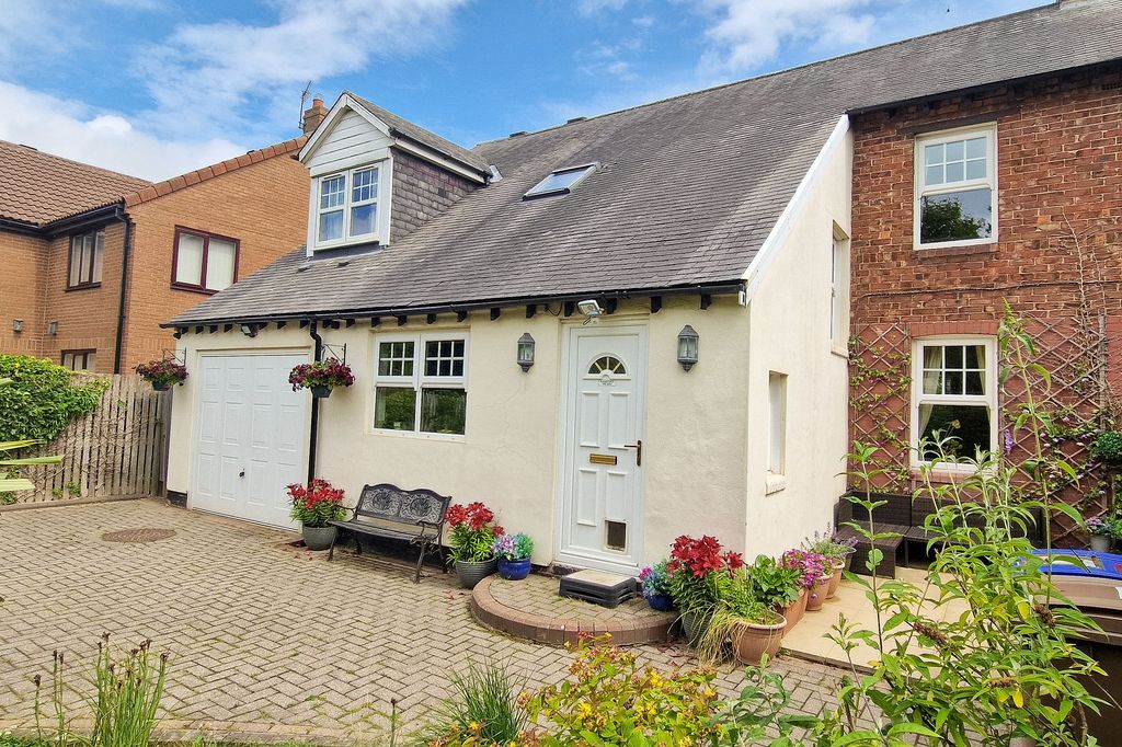 Property photo 2 of 18