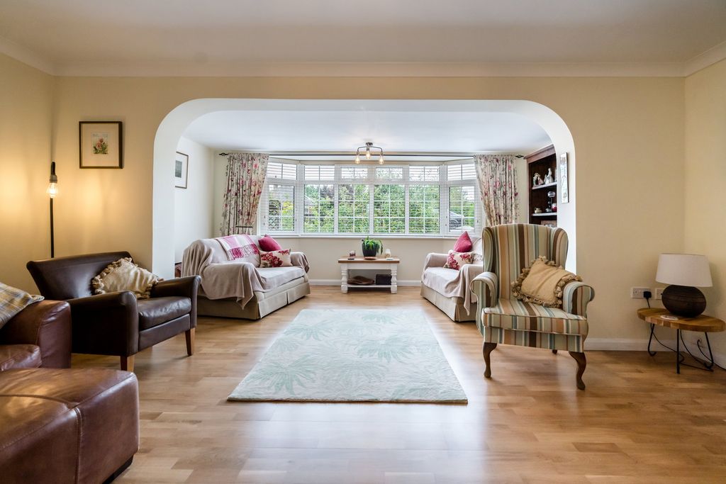 Property photo 2 of 21