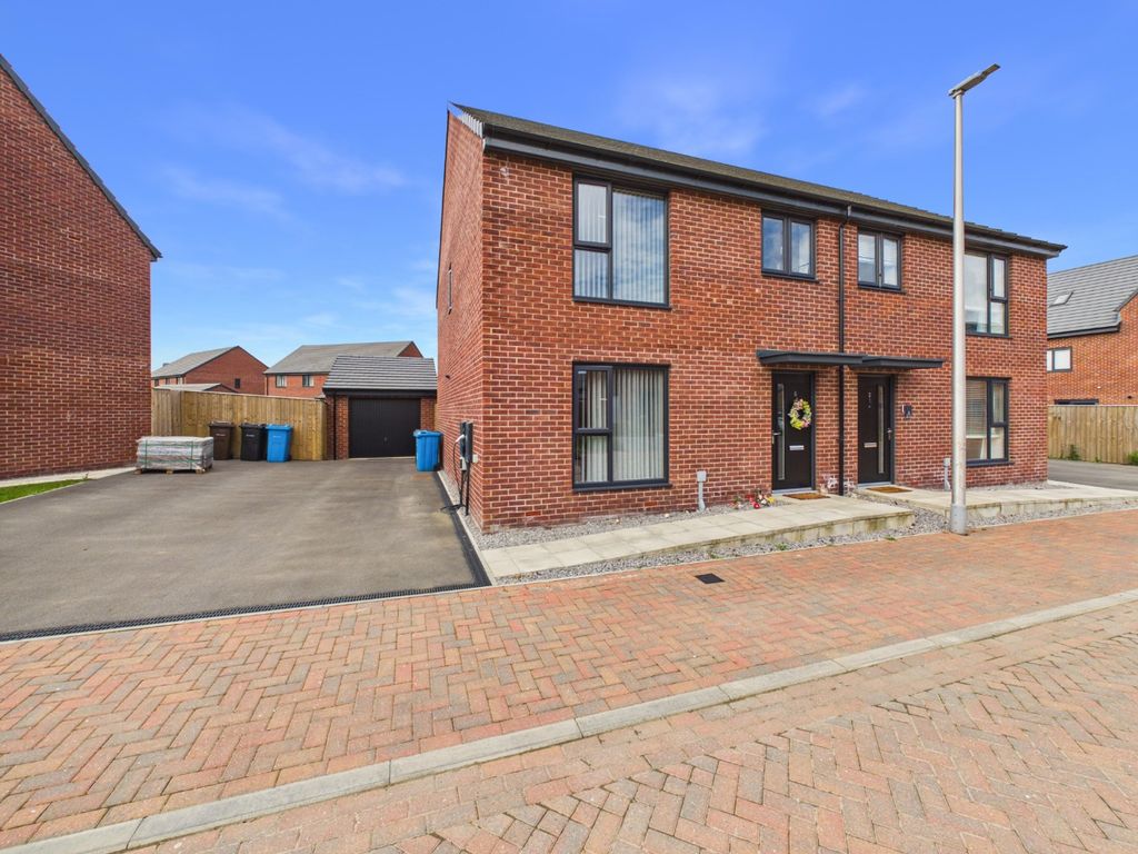 Property photo 1 of 17 5185440