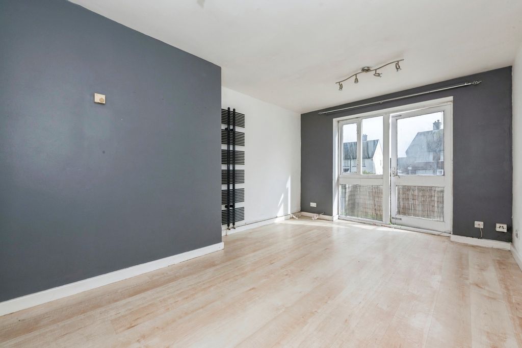 Property photo 2 of 10 Pbox-Img.Jpg