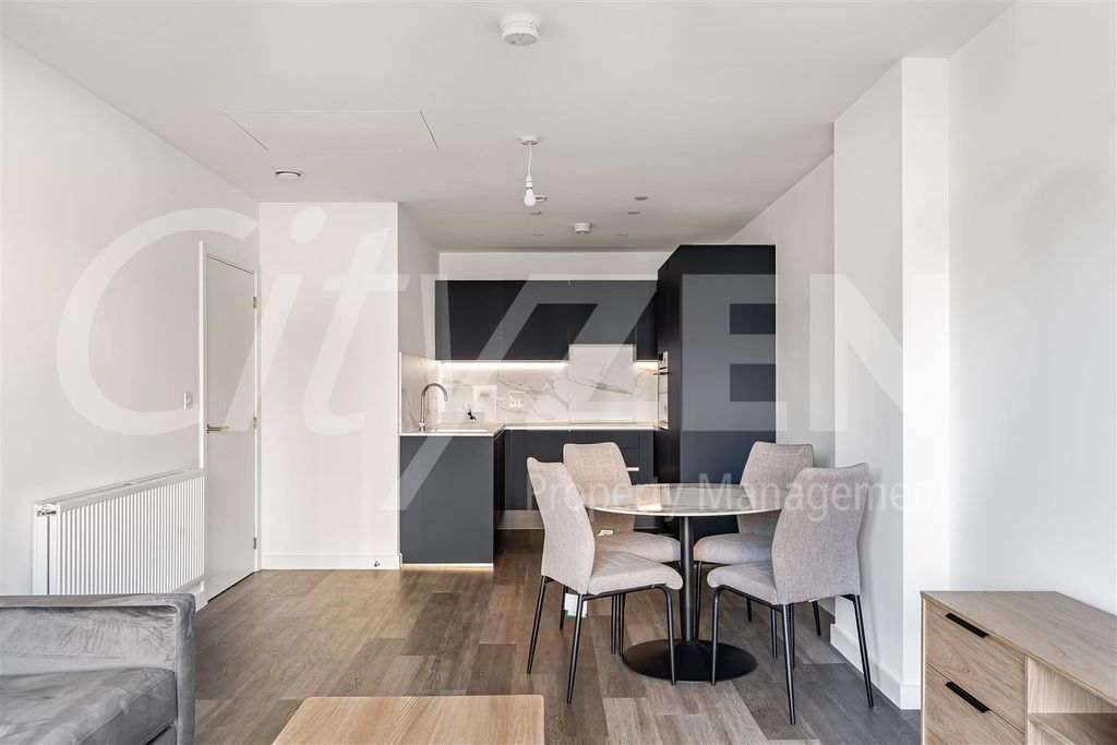 Property photo 2 of 25 Kitchen