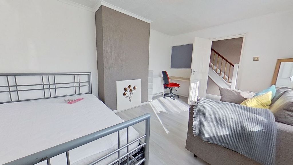 Property photo 1 of 37