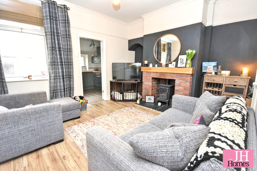 Property photo 2 of 18