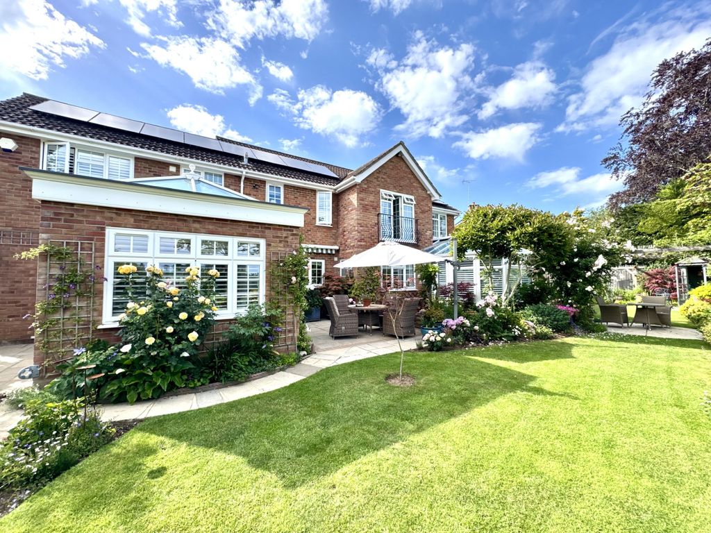 Property photo 2 of 28