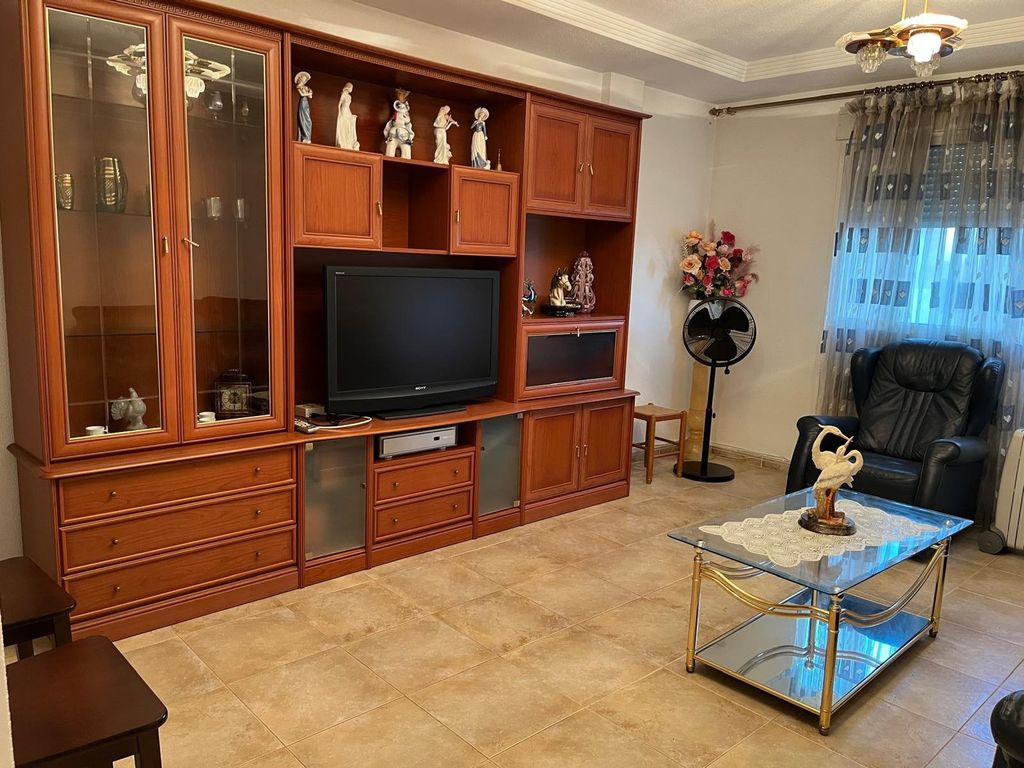 Property photo 2 of 24