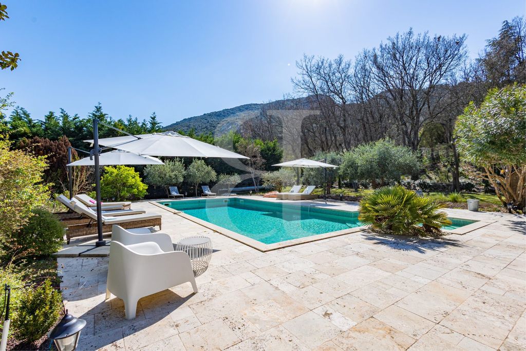 Property photo 2 of 29