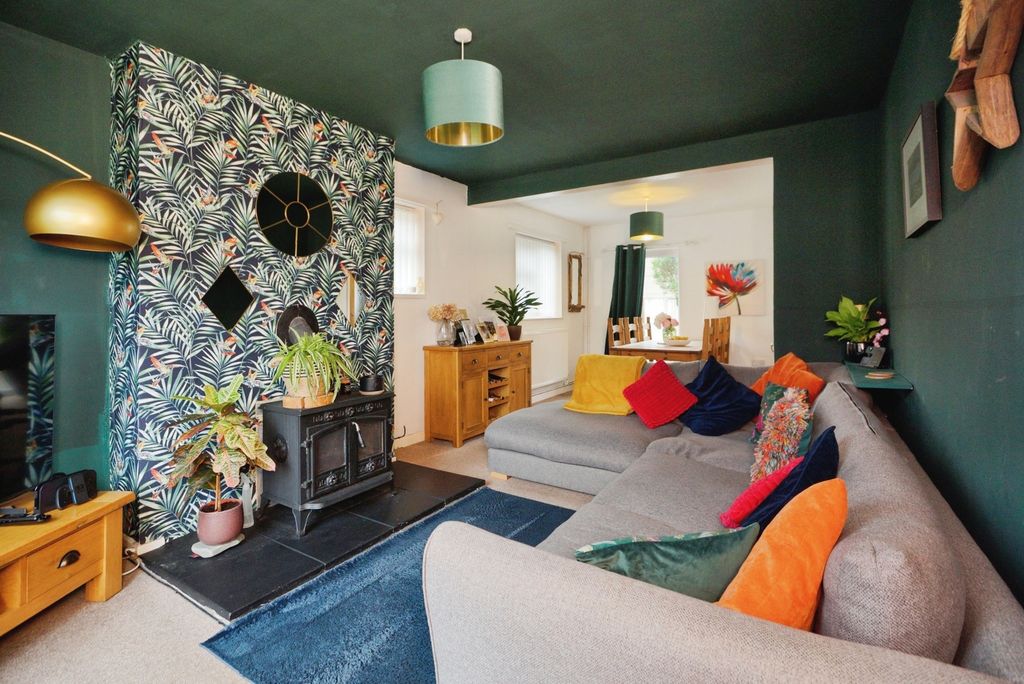 Property photo 2 of 20 Pbox-Img.Jpg