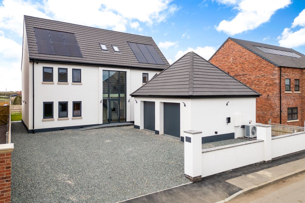 Property photo 1 of 33 Img_7899