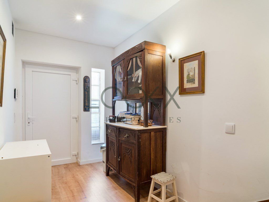 Property photo 3 of 32