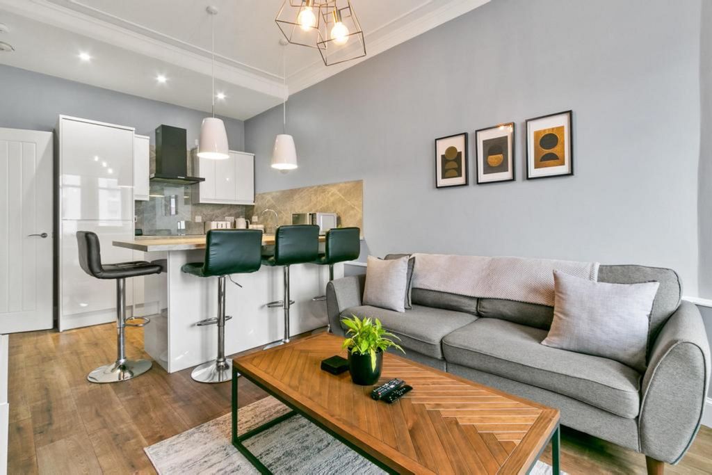 Property photo 3 of 27