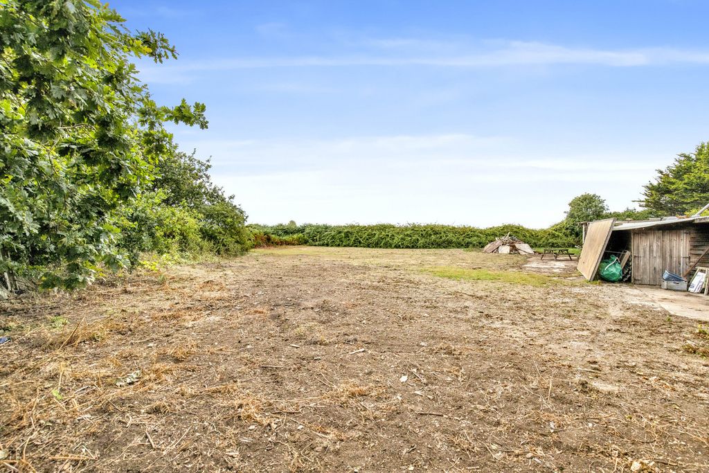 Property photo 3 of 31