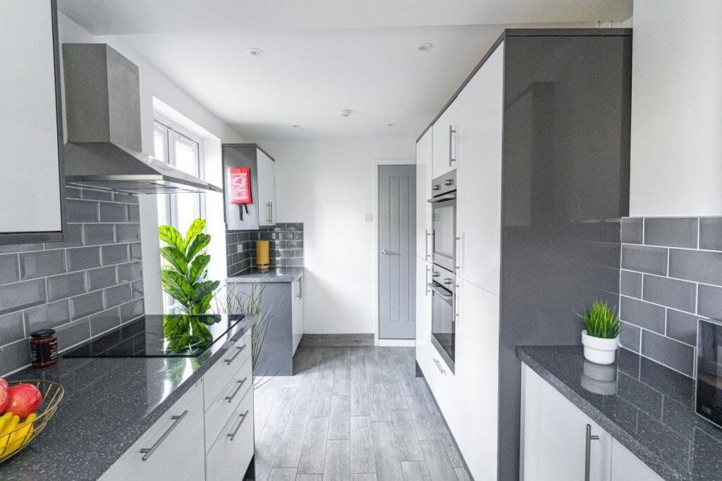 Property photo 1 of 8 Picture No. 02