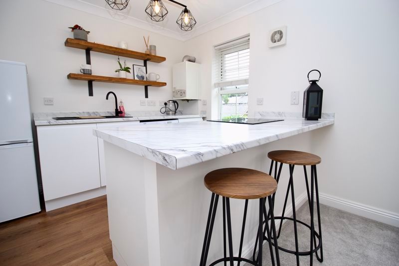 Property photo 3 of 9 Kitchen