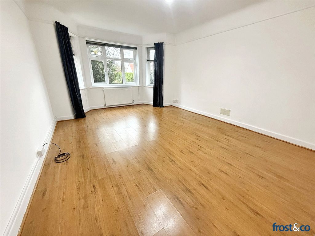 Property photo 2 of 7 Lounge