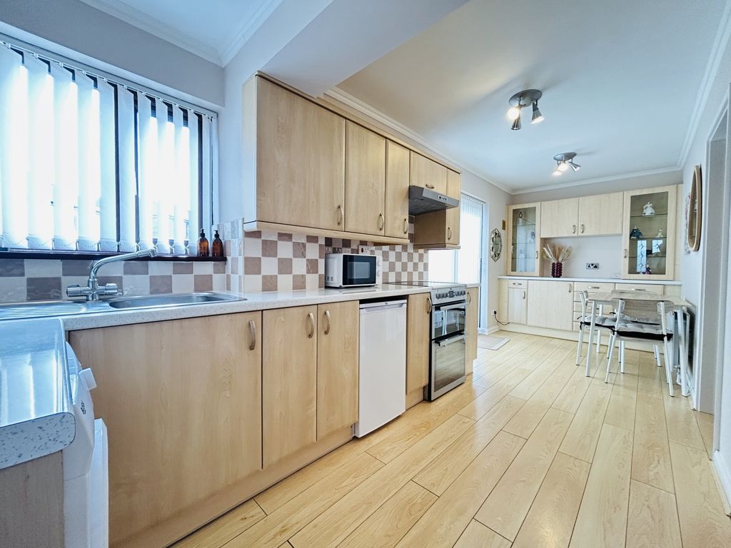 Property photo 3 of 15 Img_4106