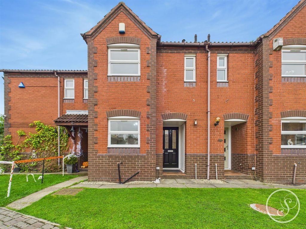 Property photo 1 of 17 External