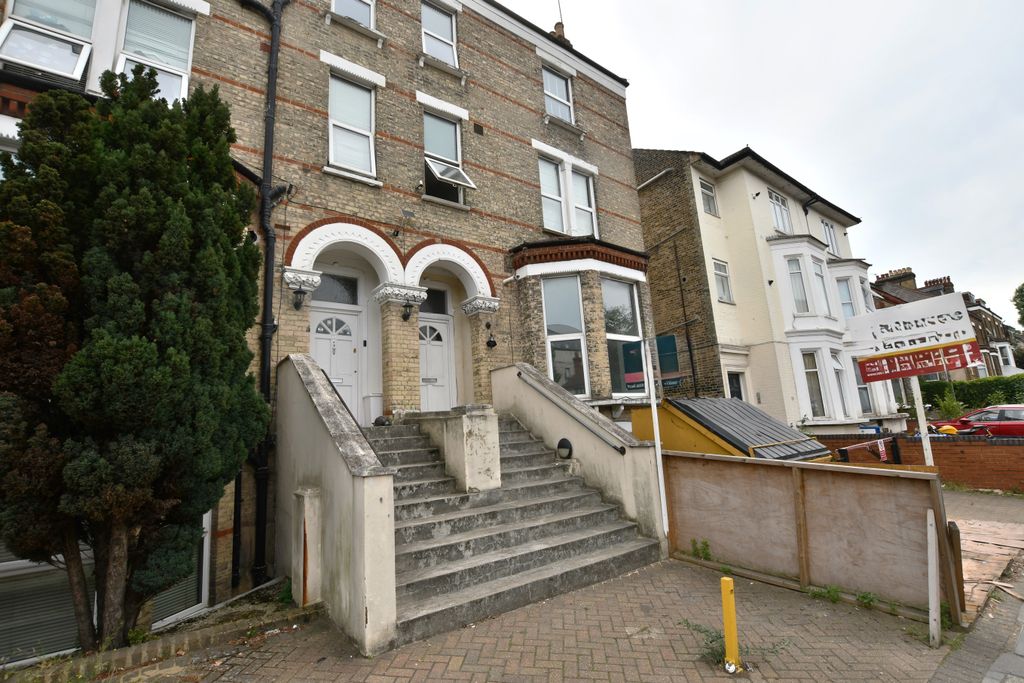 Property photo 1 of 16 8