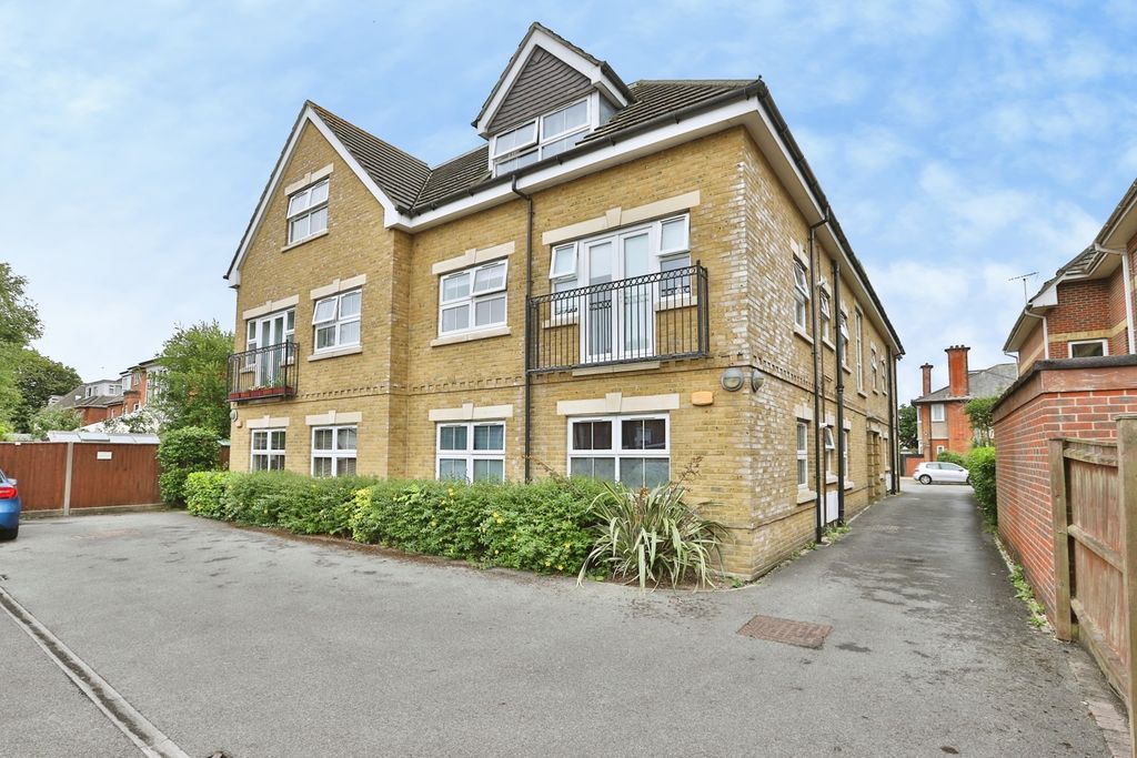 Property photo 1 of 18 Pbox-Img.Jpg
