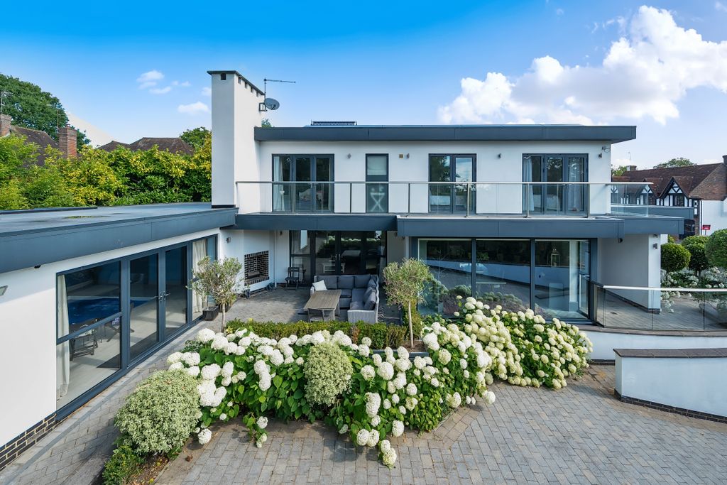 Property photo 1 of 10