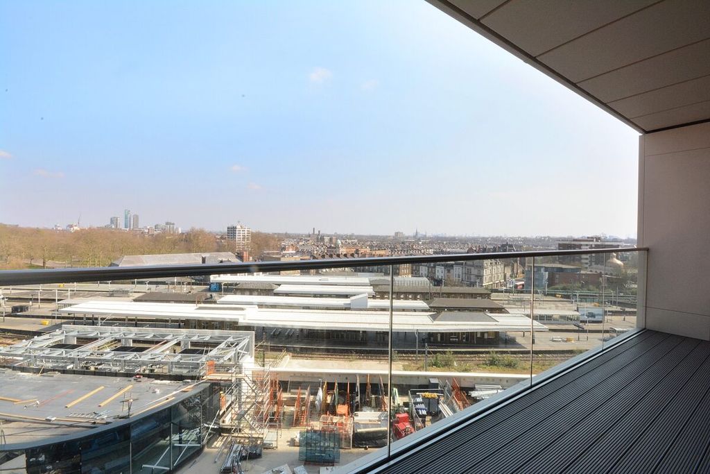 Property photo 2 of 19 66 Carriage House...