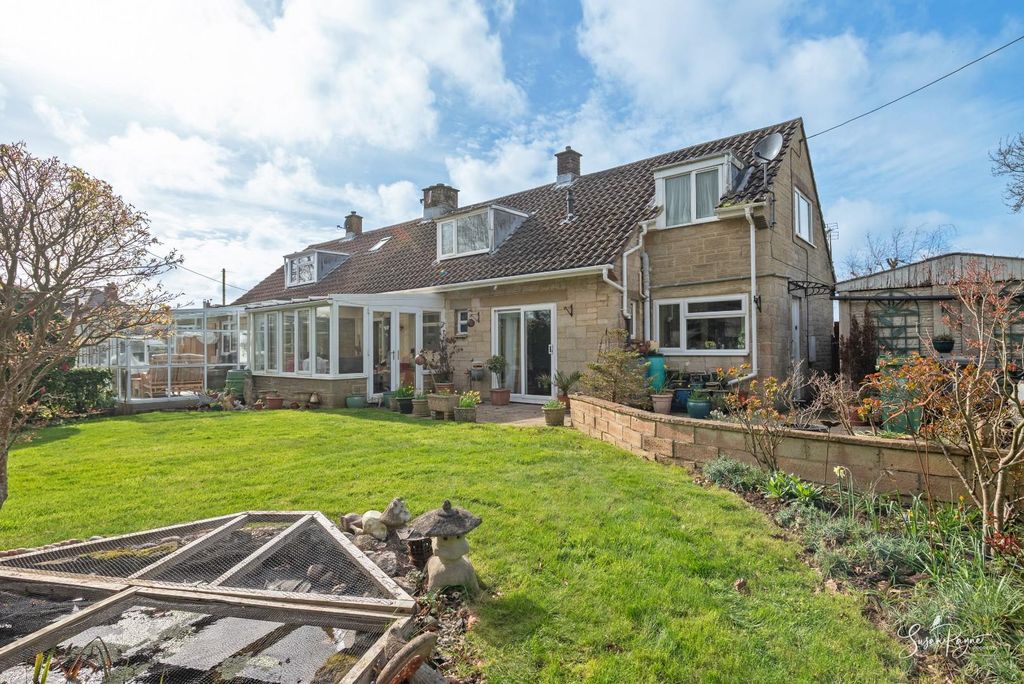 Property photo 2 of 34 Rear Garden