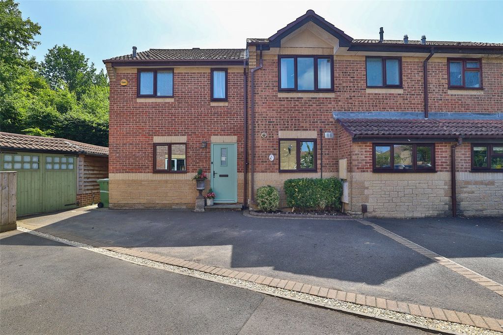 Property photo 1 of 22 Picture No. 04