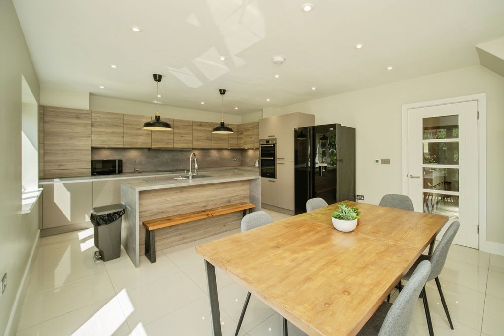 Property photo 2 of 22 Kitchen