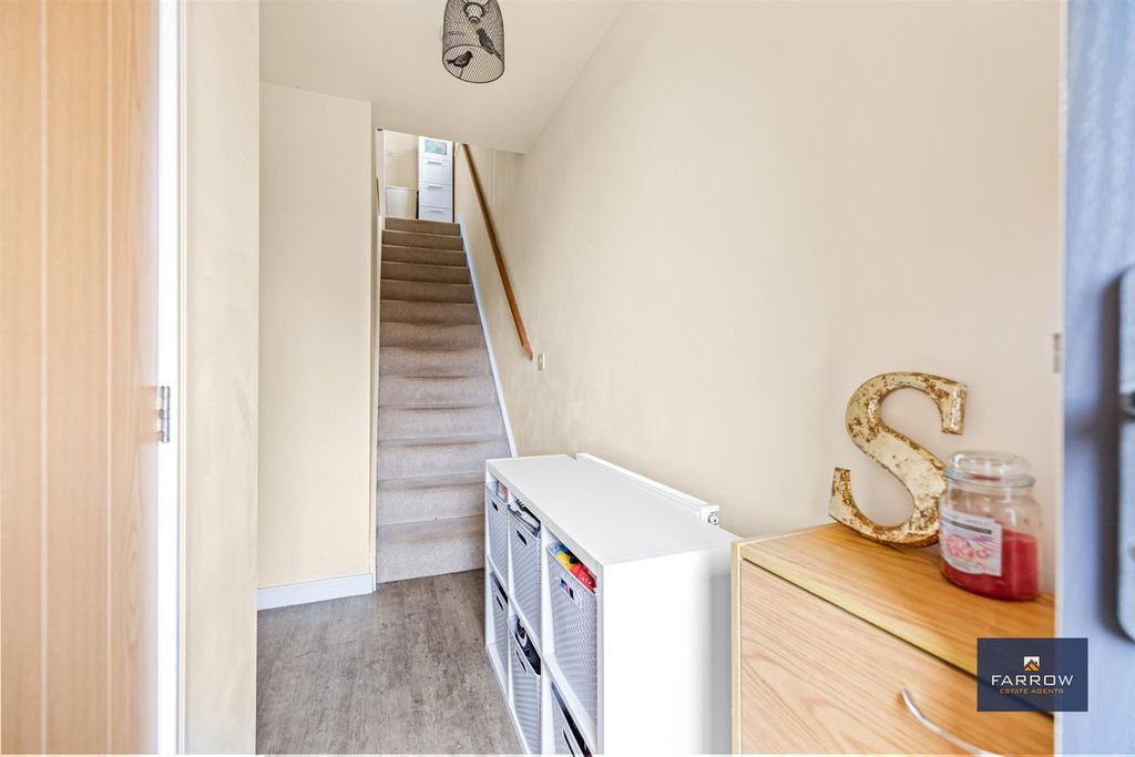 Property photo 3 of 28 Entrance Hallway