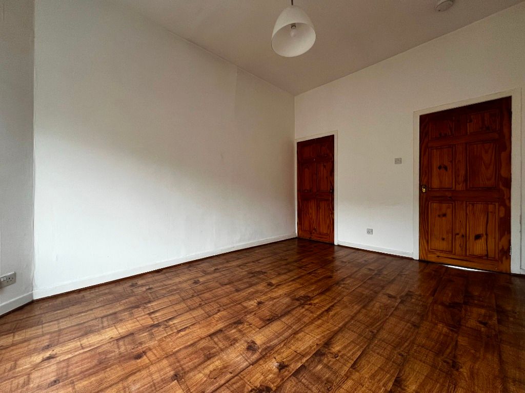 Property photo 3 of 9 Photo 3