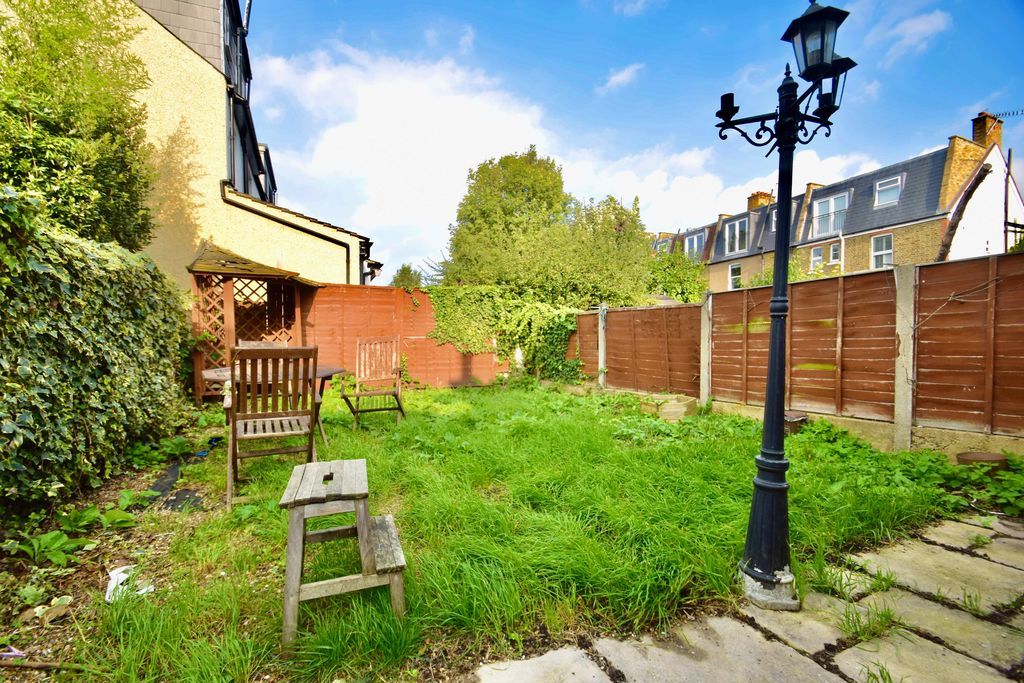 Property photo 2 of 11 Photo 6