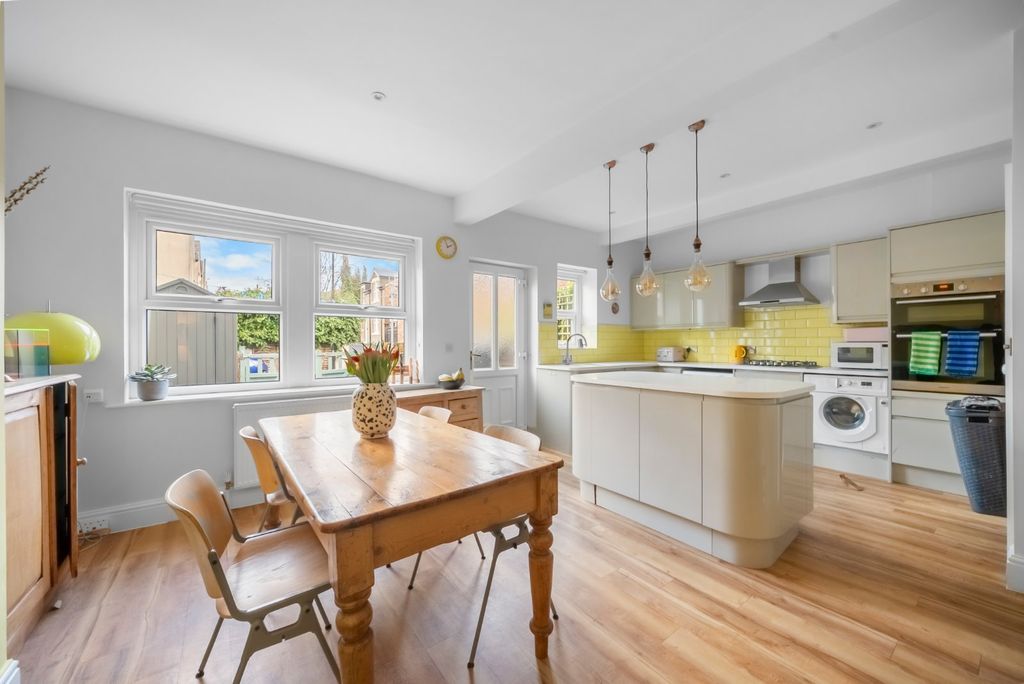 Property photo 3 of 13 Picture No. 33