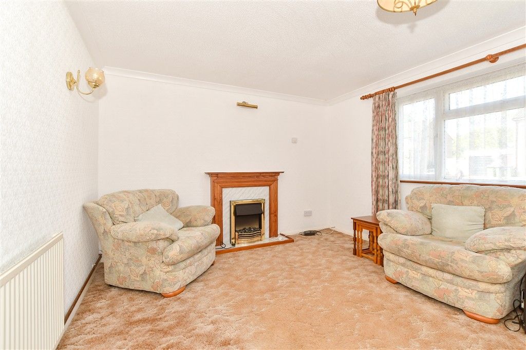 Property photo 2 of 13 Lounge