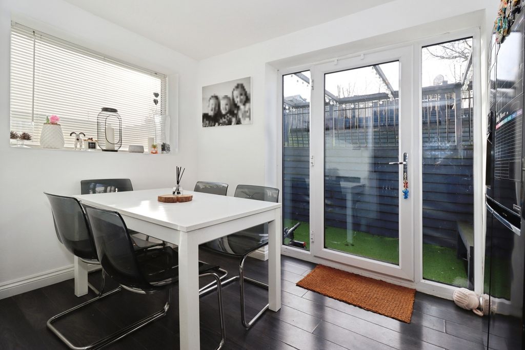 Property photo 3 of 20 Pbox-Img.Jpg